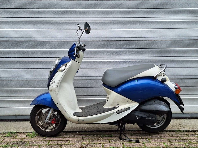 Sym mio 25km snorscooter 4-takt - afbeelding 1 van  7