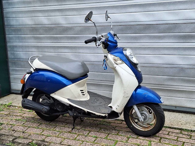 Sym mio 25km snorscooter 4-takt - afbeelding 5 van  7