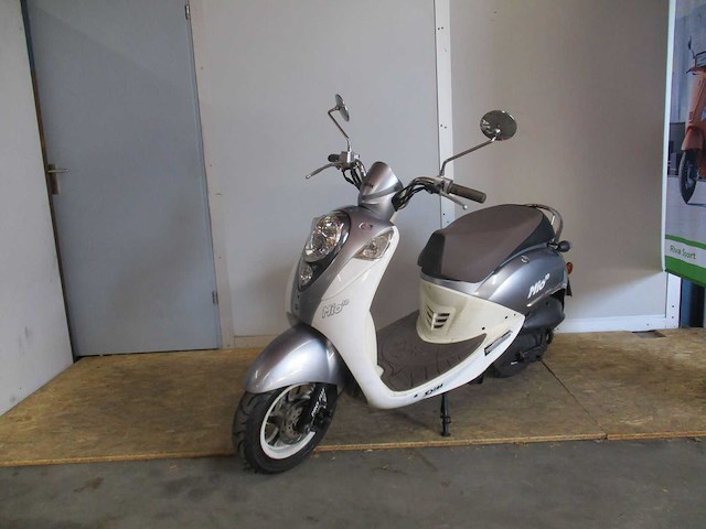 Sym mio 50 - snorscooter - scooter - afbeelding 2 van  5