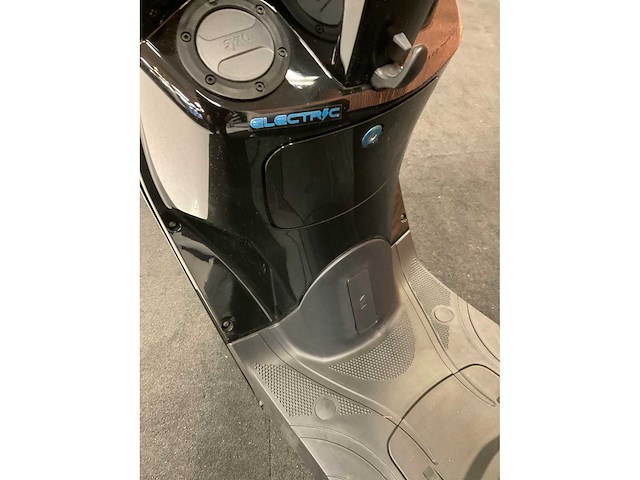 Sym mio electric e-scooter - afbeelding 4 van  34