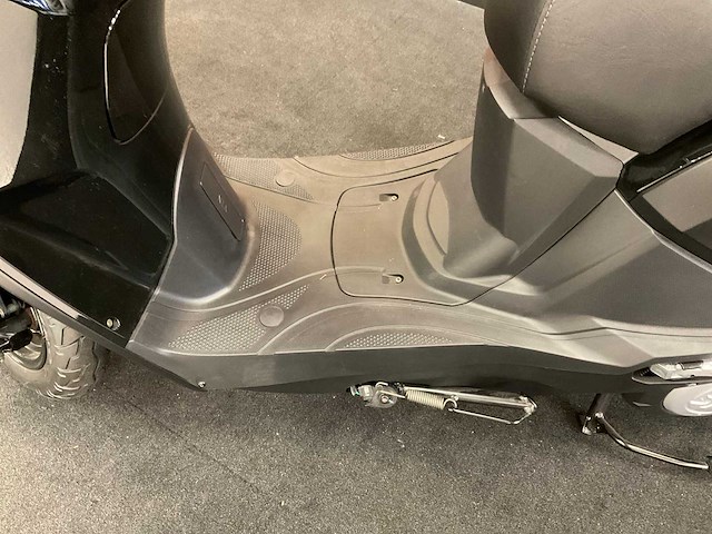 Sym mio electric e-scooter - afbeelding 5 van  34