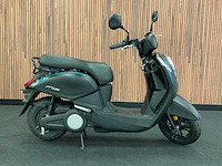 Sym mio electric e-scooter