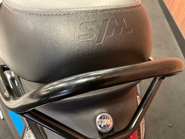 Sym mio electric e-scooter - afbeelding 14 van  34