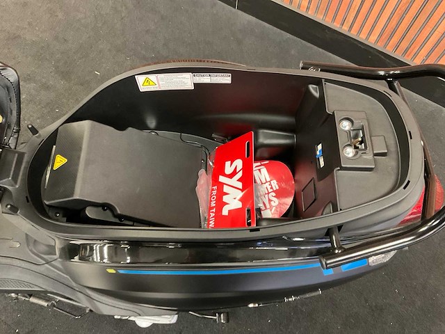 Sym mio electric e-scooter - afbeelding 18 van  34