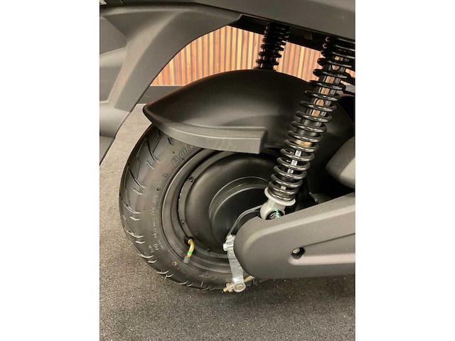 Sym mio electric e-scooter - afbeelding 28 van  34