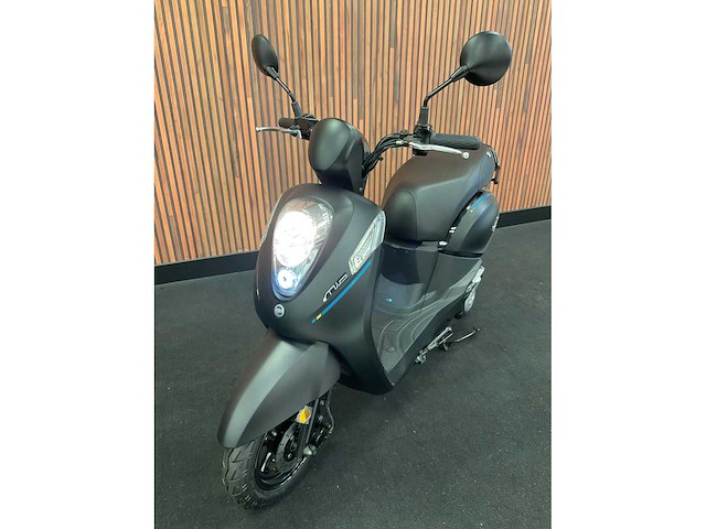 Sym mio electric e-scooter - afbeelding 30 van  34