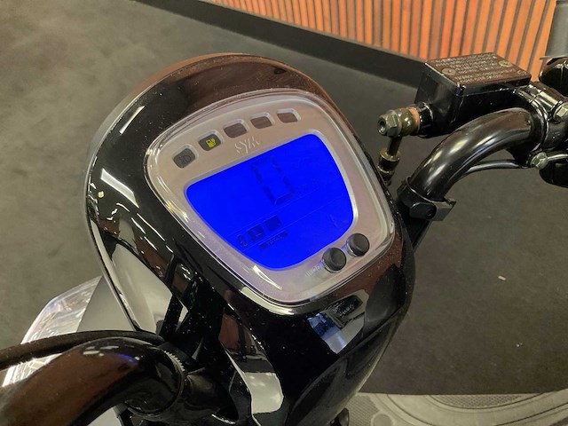 Sym mio electric e-scooter - afbeelding 33 van  34