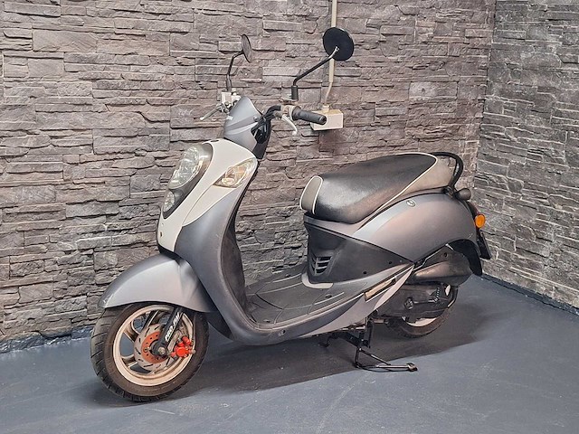 Sym mio sport 25km snorscooter 4-takt - afbeelding 2 van  7