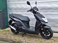 Sym orbit 3 25km snorscooter 4-takt - afbeelding 5 van  7