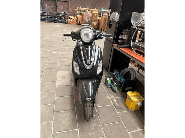 Sym scooter - afbeelding 2 van  8