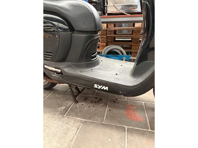 Sym scooter - afbeelding 4 van  8