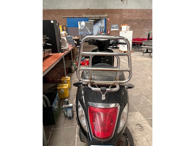 Sym scooter - afbeelding 6 van  8