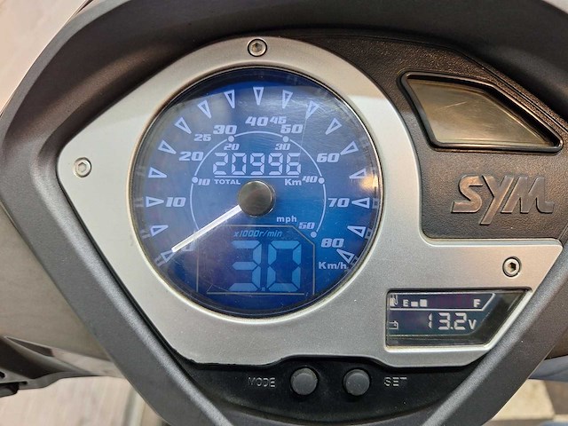 Sym symphony st 45 km bromscooter 4takt - afbeelding 4 van  7