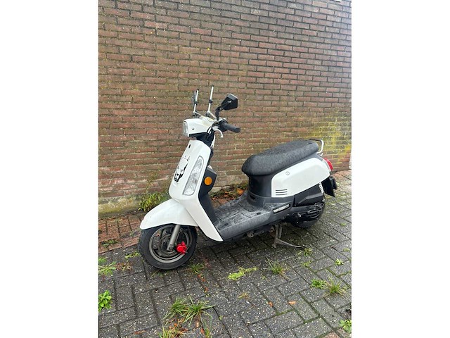 Sym tonik automaat snorscooter, f-700-dp - afbeelding 2 van  9