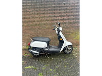 Sym tonik automaat snorscooter, f-700-dp - afbeelding 6 van  9