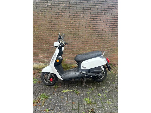 Sym tonik automaat snorscooter, f-700-dp - afbeelding 1 van  9