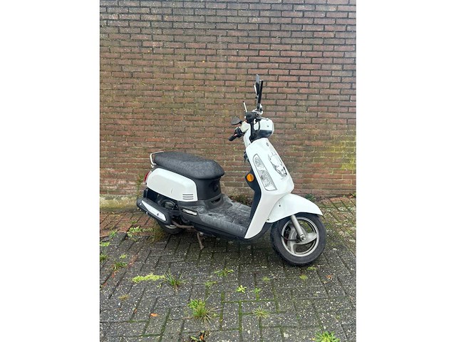Sym tonik automaat snorscooter, f-700-dp - afbeelding 4 van  9