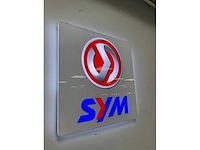 Sym verlicht “logo“ wandbord - afbeelding 3 van  3