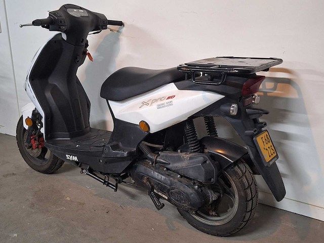 Sym xpro bezorgscooter 45 km bromscooter 4takt - afbeelding 3 van  7