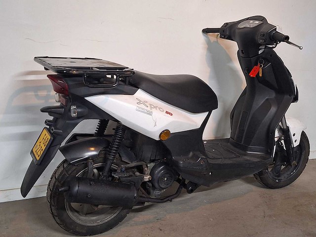 Sym xpro bezorgscooter 45 km bromscooter 4takt - afbeelding 5 van  7