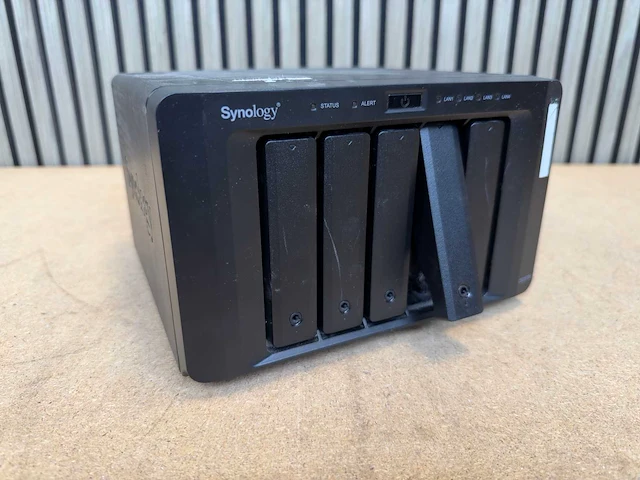 Synology - ds1515+ - netwerkopslag - afbeelding 1 van  3