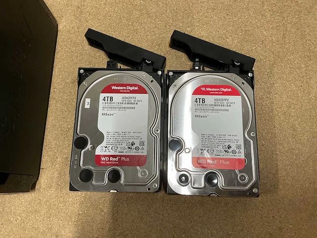 Synology ds710+ netwerkopslag - afbeelding 1 van  3