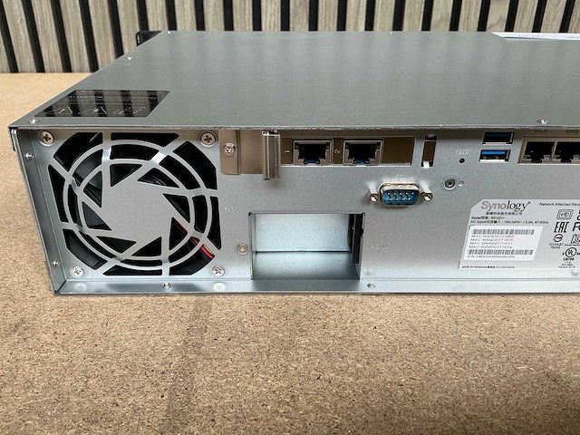 Synology rs1221+ netwerkopslag - afbeelding 4 van  5