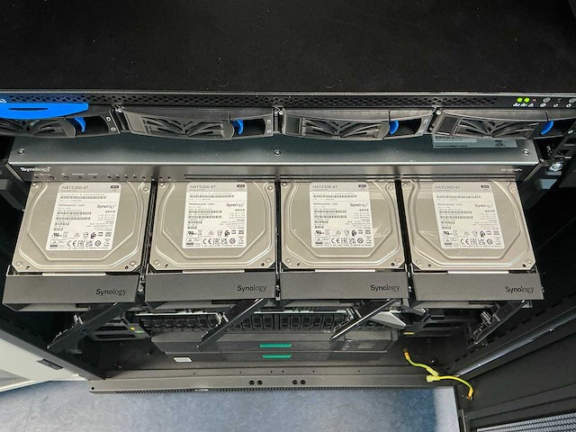 Synology rs1221rp+ netwerkopslag - afbeelding 2 van  6