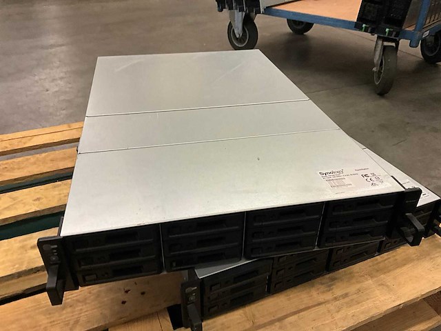 Synology rs18016xs+ server - afbeelding 1 van  10