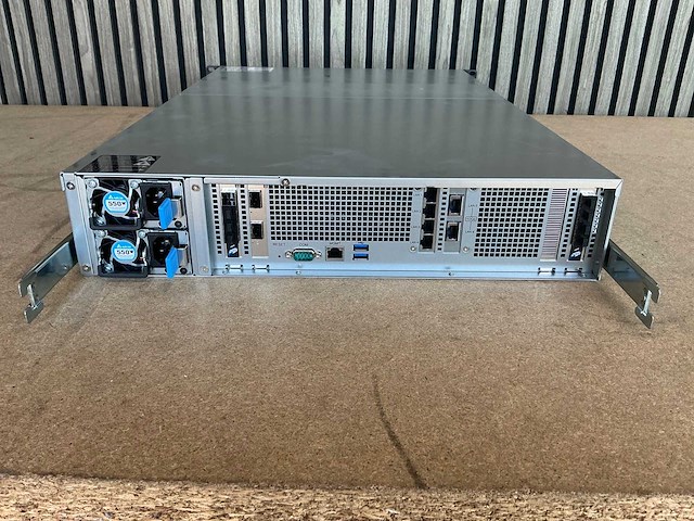 Synology sa6400 netwerkopslag - afbeelding 2 van  12