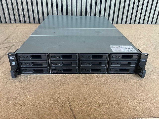 Synology sa6400 netwerkopslag - afbeelding 1 van  12