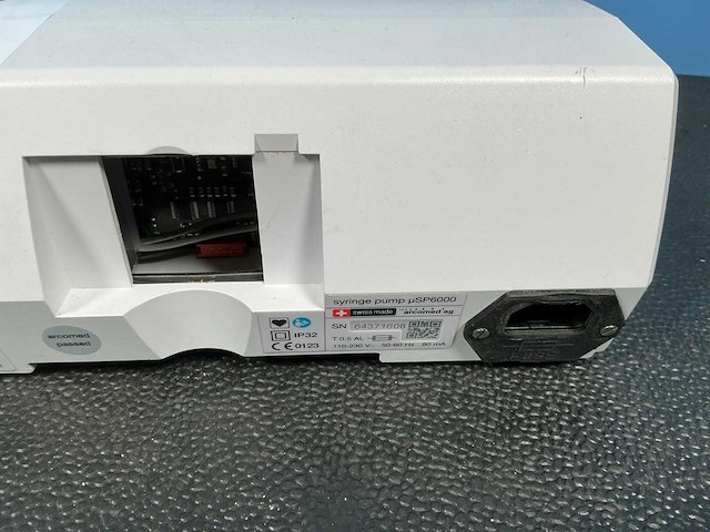 Syramed usp6000 infusiepomp (3x) - afbeelding 6 van  7