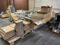 T partij kartonnen dozen en enveloppen - afbeelding 1 van  9