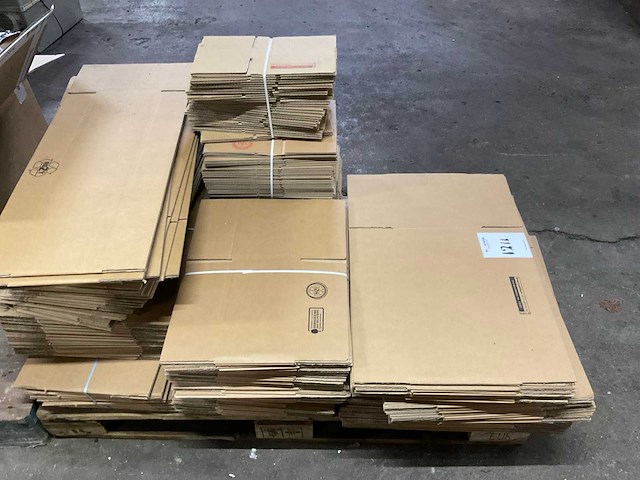 T partij kartonnen dozen en enveloppen - afbeelding 3 van  9