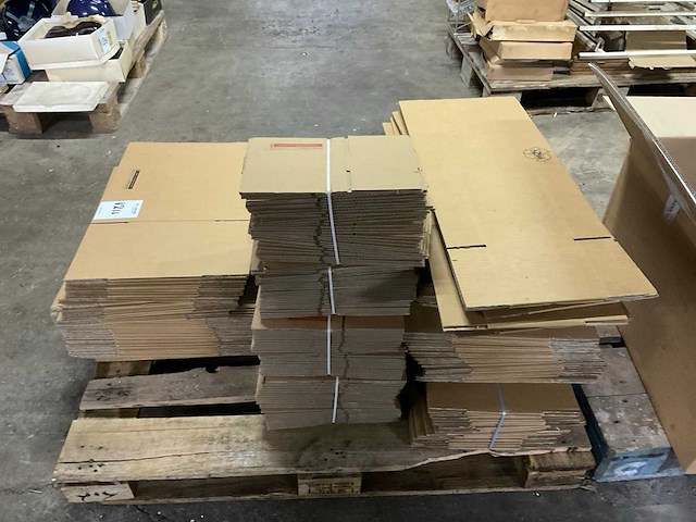 T partij kartonnen dozen en enveloppen - afbeelding 4 van  9