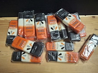 Taart fondant zwart - wit - oranje 18 stuks van 250 gram - afbeelding 2 van  3