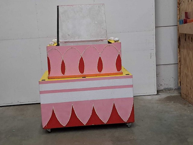 Taart (surprise) - afbeelding 1 van  7