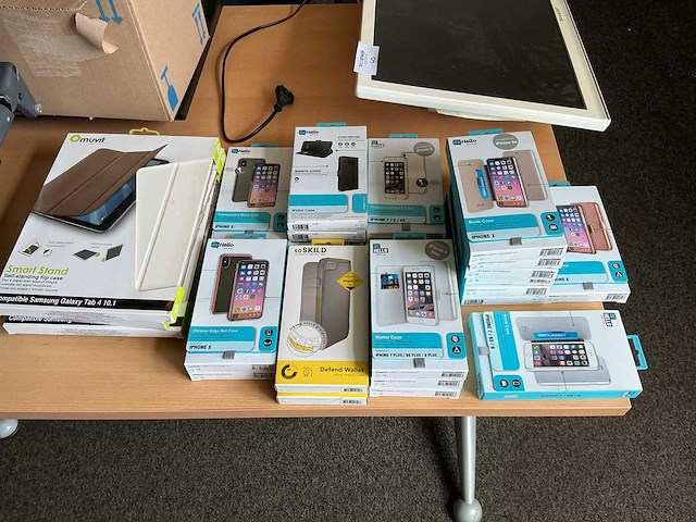 Tablet en telefoonhoesjes (25x) - afbeelding 1 van  2
