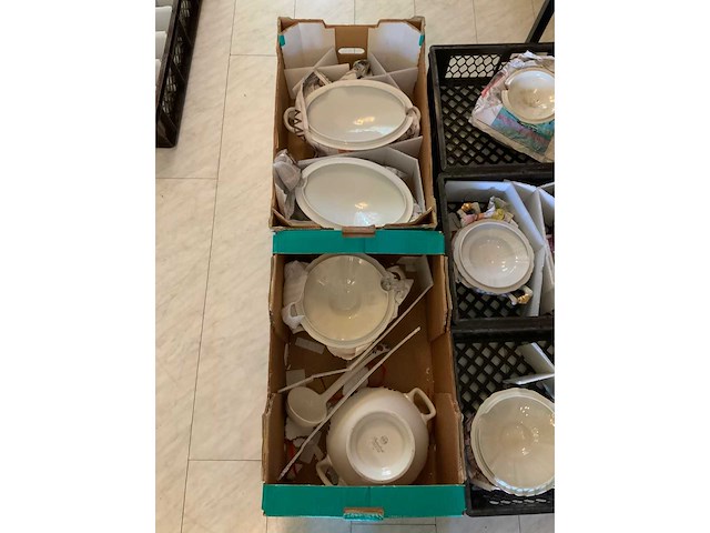 Tableware, glassware and cutlery (10x) - afbeelding 9 van  9