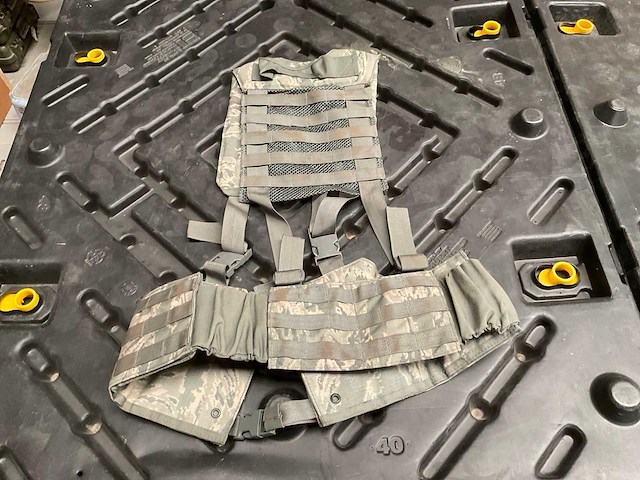 Tactical vest ucp (300x) - afbeelding 2 van  4