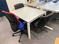 Tafel + 3 stoelen - afbeelding 1 van  4