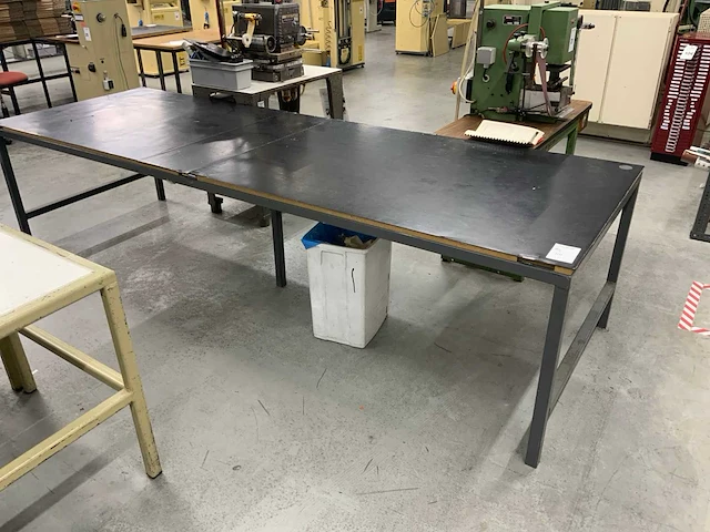 Tafel (6x) en diversen - afbeelding 1 van  3