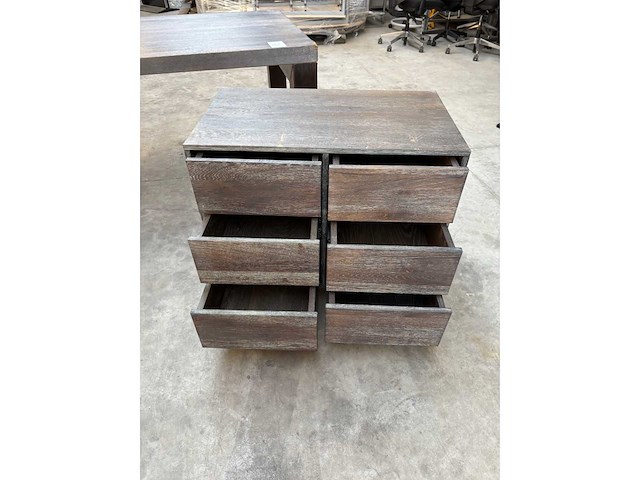 Tafel en 2 kasten - afbeelding 1 van  1