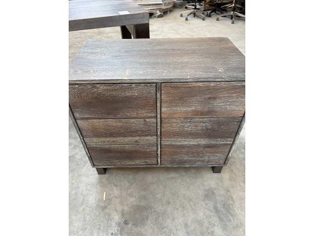 Tafel en 2 kasten - afbeelding 3 van  10