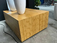 Tafel en kunstplanten - afbeelding 2 van  4