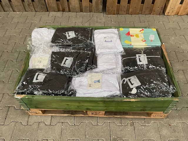 Tafel en stoelen hoezen (65x) - afbeelding 1 van  1