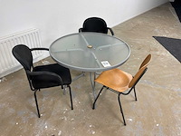 Tafel en stoelen - afbeelding 2 van  4