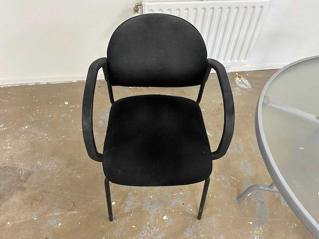 Tafel en stoelen - afbeelding 3 van  4