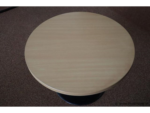 Tafel en stoelen - afbeelding 4 van  5