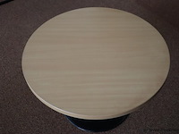 Tafel en stoelen - afbeelding 4 van  5